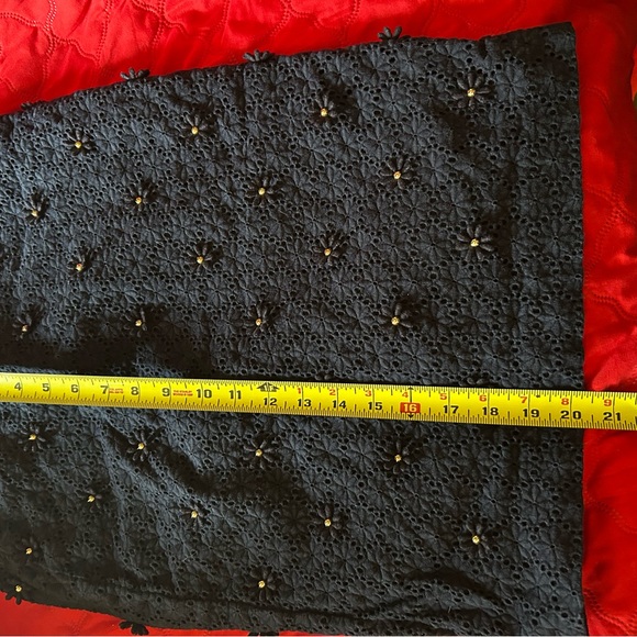 Talbots Navy Pencil skirt with flower embellishments- size 2 - Picture 5 of 8